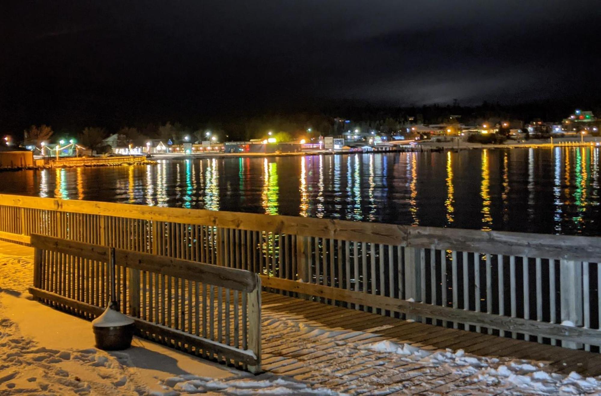 Pier Harbor #2 Apartment Saint Ignace Exterior photo